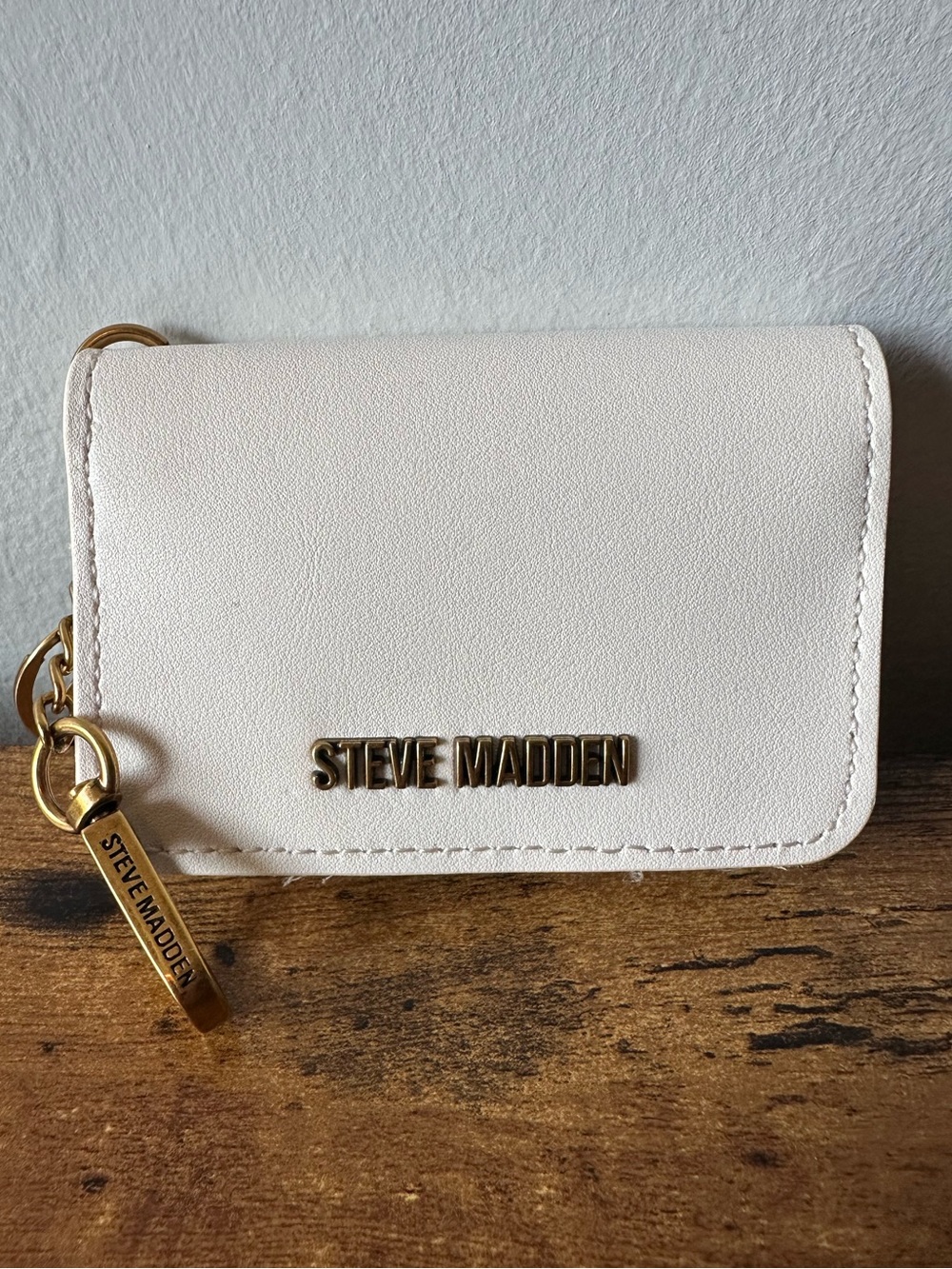 Steve Madden Ivory White Card Holder with Gold Hardware Keychain Bag Charm NWOT